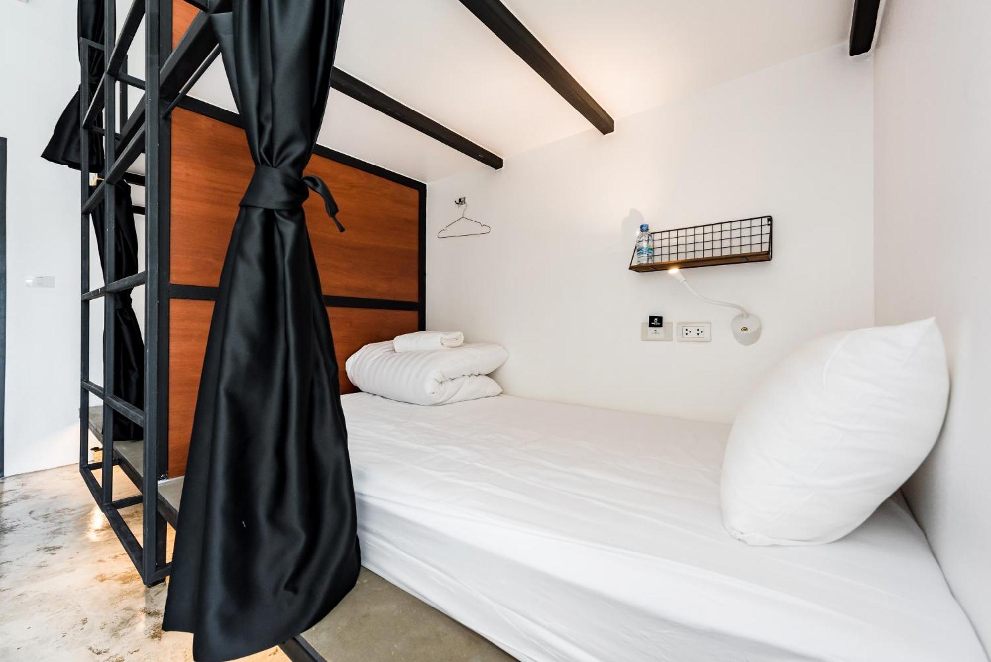 Book A Bed Poshtel - Sha Plus Phuket Exterior photo