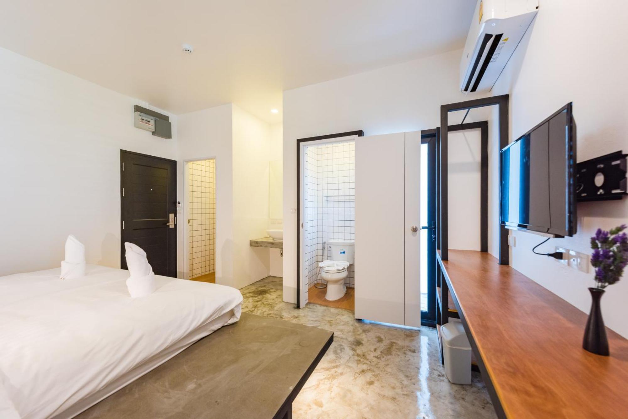Book A Bed Poshtel - Sha Plus Phuket Exterior photo