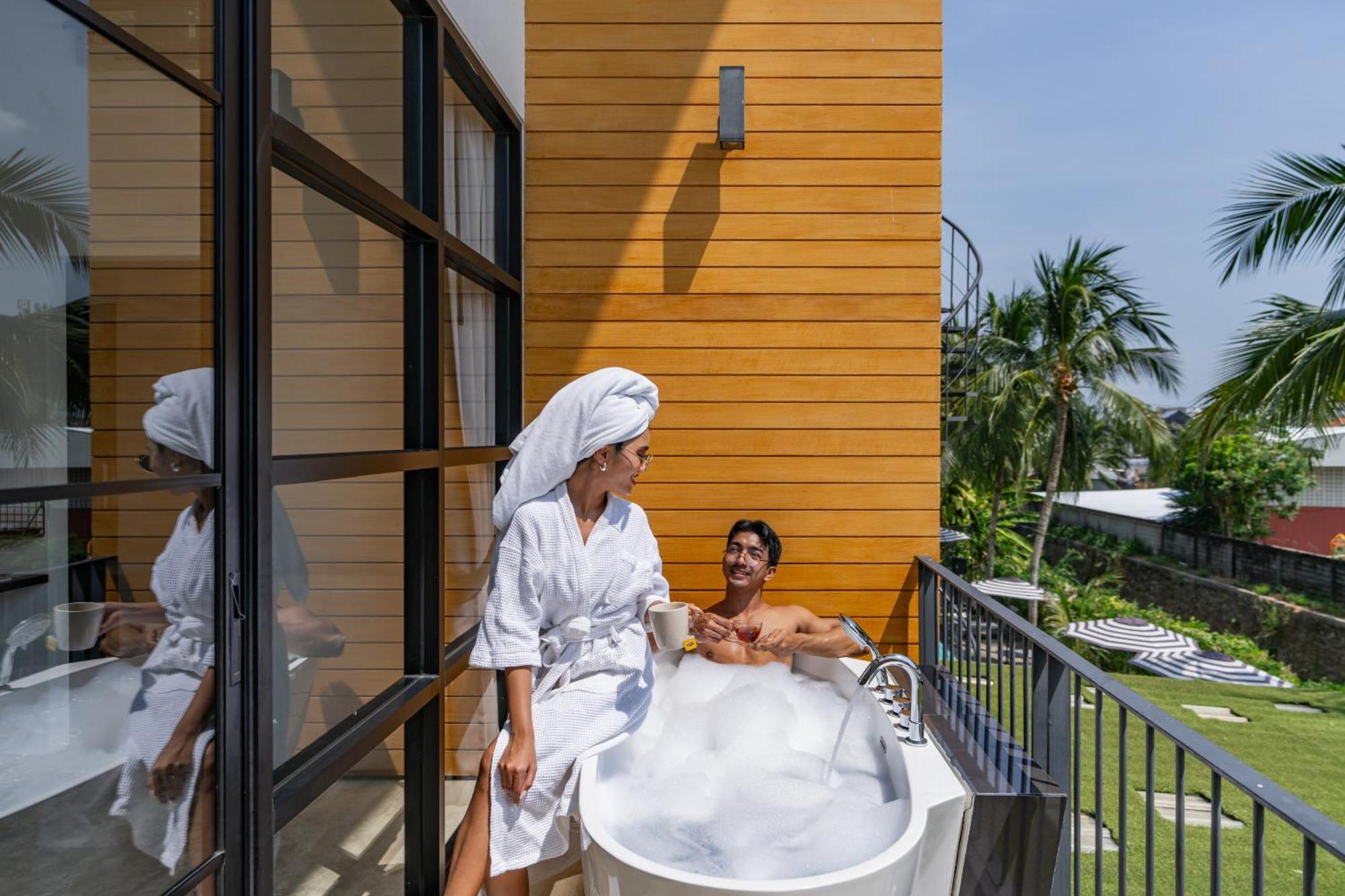 Book A Bed Poshtel - Sha Plus Phuket Exterior photo