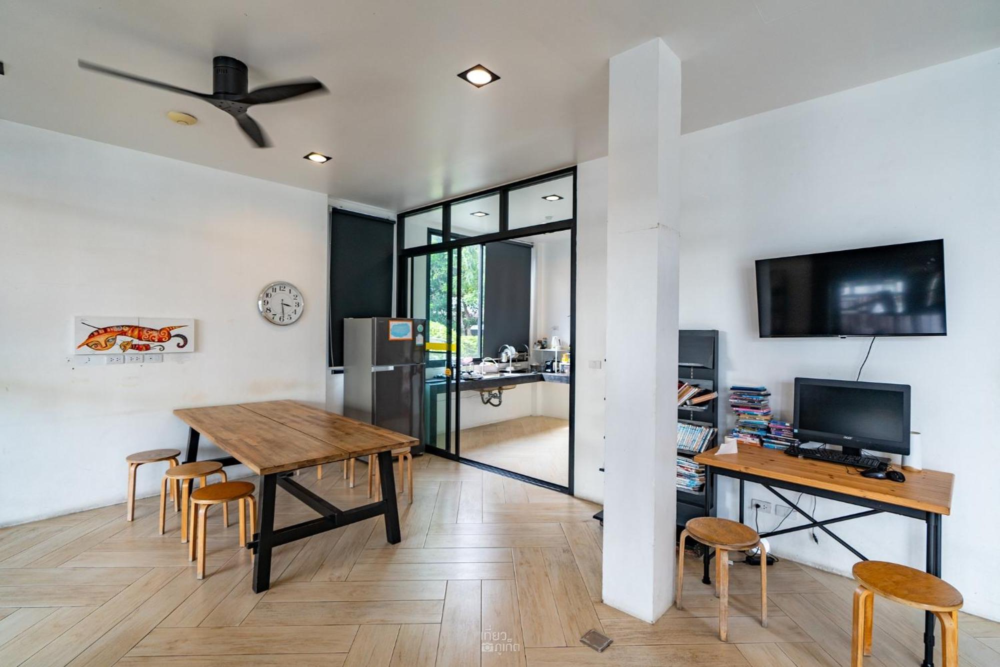 Book A Bed Poshtel - Sha Plus Phuket Exterior photo